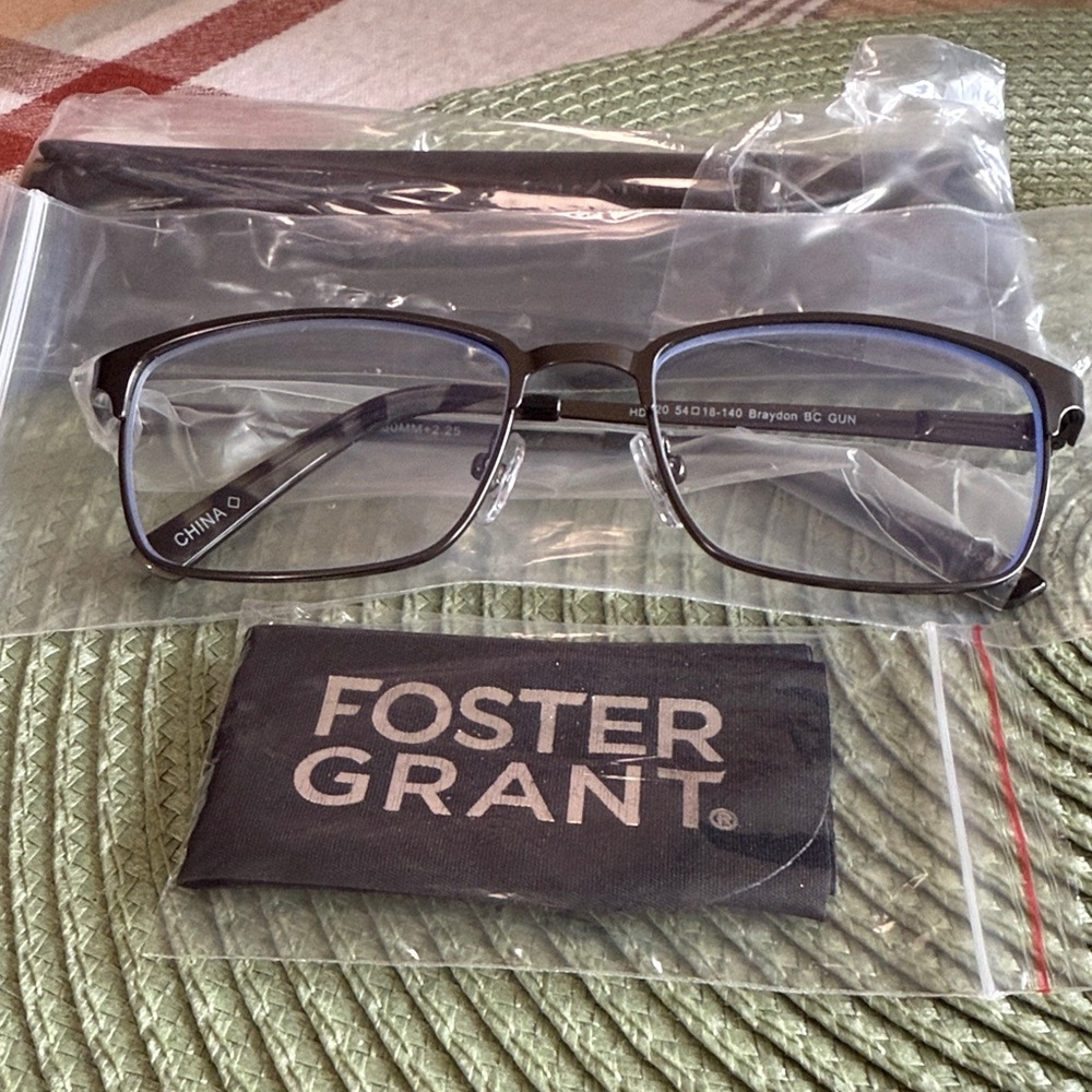 Foster Grant Black and Gray Eyewear